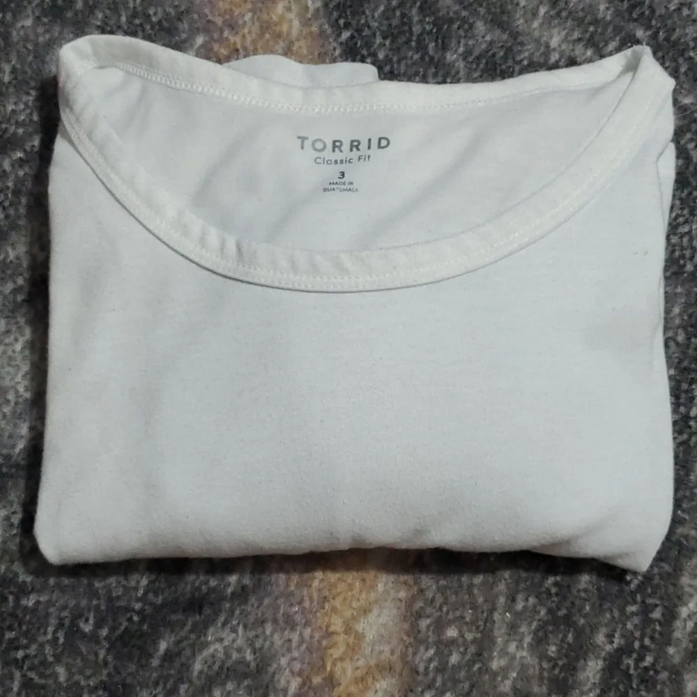 Torrid Everyday Signature Jersey Poly-Cotton Crew Classic Fit White Tee 3X - Picture 2 of 8